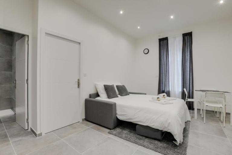 Апартаменты Guestready - 1-Br, 5 Minutes From Train Station Лион Экстерьер фото